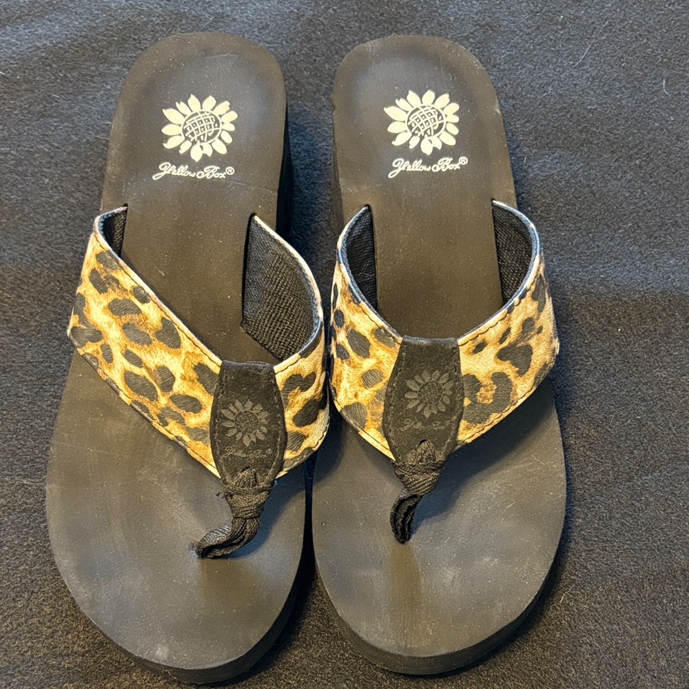 Yellow Box  7.5 Leopard Print Sandals flip flops